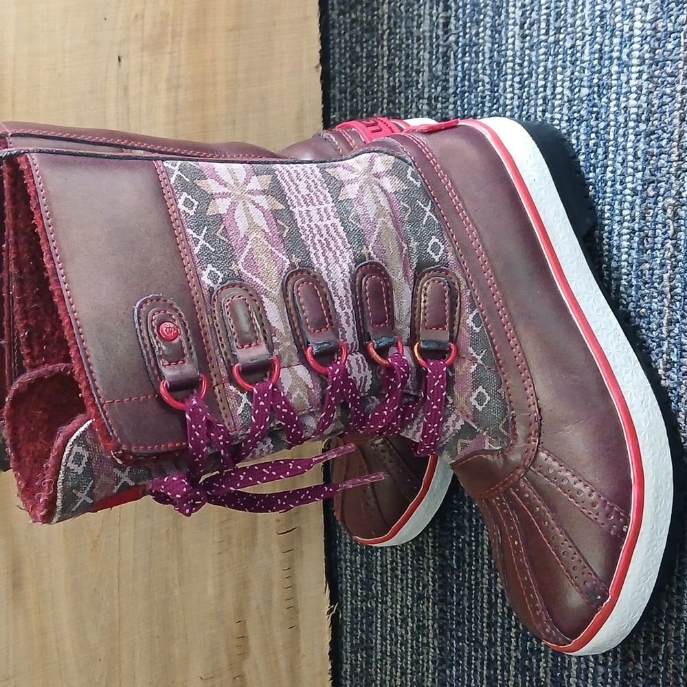 UGG Baroness Sugar Plum Nordic Waterproof Boots Size 5 Limited Edition - Picture 6 of 9